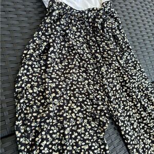 Rue21 Black and White Floral Wide Leg Pants